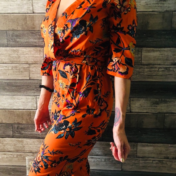 Eye catching orange jumpsuit - Picture 2 of 3